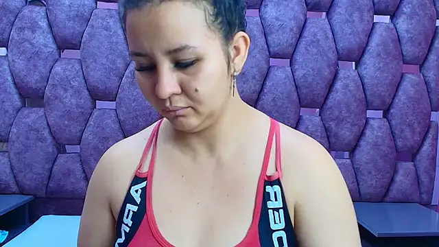 Snapshot of AlaSmith chatting on 04.12.26 AlaSmith online show from 04.12.26