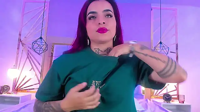 Snapshot of valeriee_millerr_ chatting on 12.27.24 valeriee millerr  online show from 12.27.24