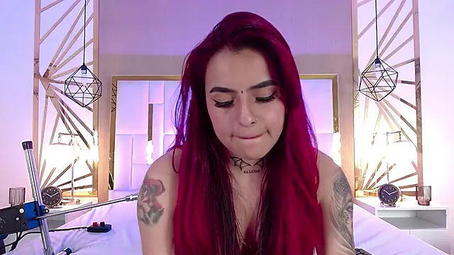 Snapshot of valeriee_millerr_ chatting on 02.08.25 valeriee millerr  online show from 02.08.25