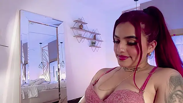Snapshot of valeriee_millerr_ chatting on 02.19.25 valeriee millerr  online show from 02.19.25