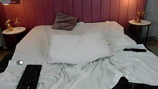 Snapshot of valeriee_millerr_ chatting on 10.21.25 valeriee millerr  online show from 10.21.25
