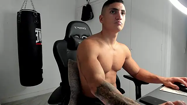 dan01  online show from 11.06.25