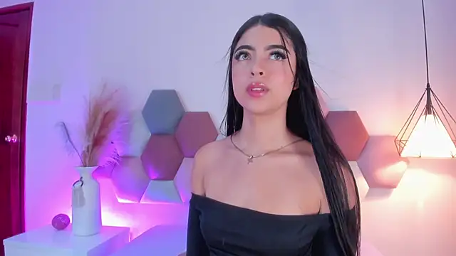 SiennaVidaal online show from 12.04.24