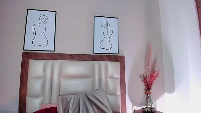 SiennaVidaal online show from 12.10.24