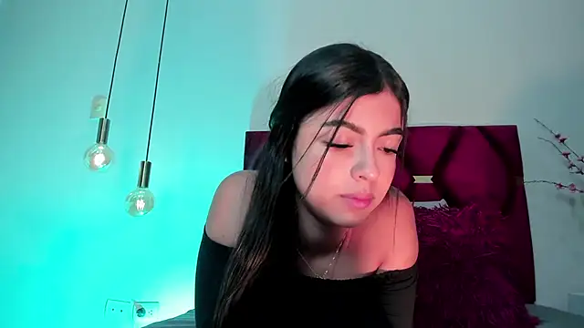 SiennaVidaal online show from 01.14.25