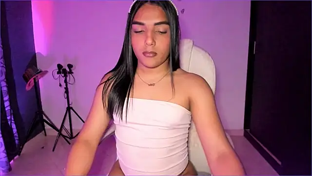 CandyLatinHott online show from 10.13.25