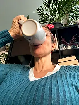 AnnikaRose online show from 09.25.25