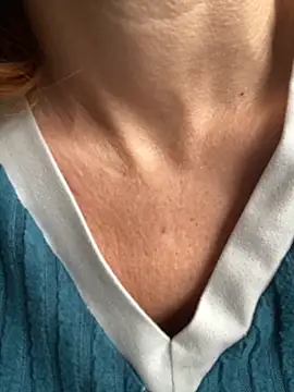 AnnikaRose online show from 10.23.25