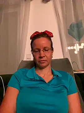 AnnikaRose online show from 11.27.25