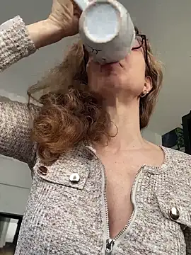 AnnikaRose online show from 04.15.26