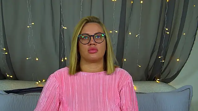 MariaNeumann online show from 11.30.25