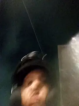 Snapshot of Elvergon3456 chatting on 10.04.25 Elvergon3456 online show from 10.04.25