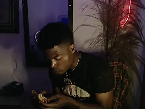 Snapshot of elnigga21 chatting on 04.13.26 elnigga21 online show from 04.13.26