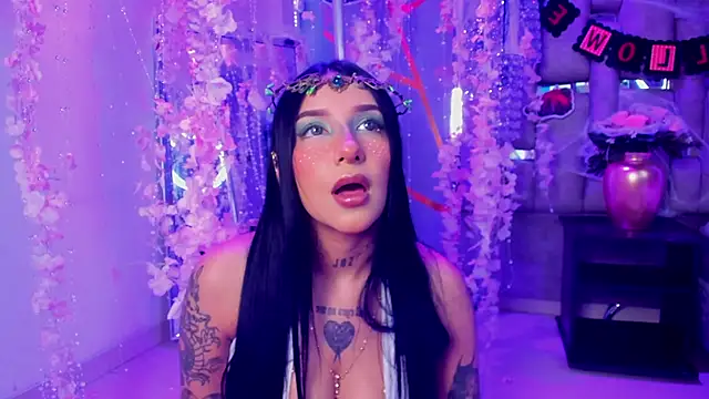 Snapshot of Leiaa_ chatting on 10.26.25 Leiaa online show from 10.26.25