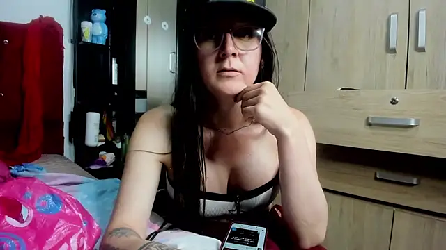Sweet-Suck69 online show from 09.15.25