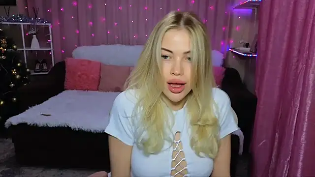 EmmyMills online show from 12.08.24