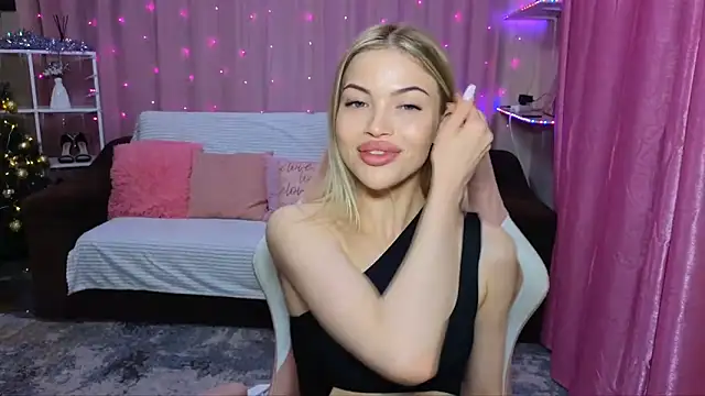 EmmyMills online show from 12.13.24