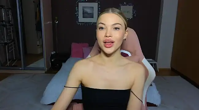 EmmyMills online show from 01.04.25