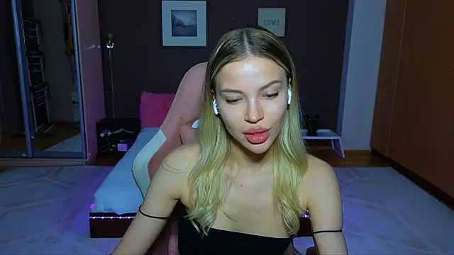 EmmyMills online show from 01.18.25