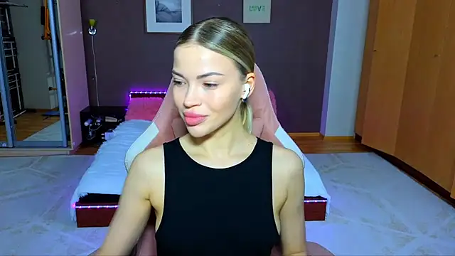 EmmyMills online show from 01.27.25