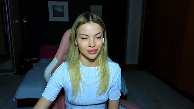 EmmyMills online show from 02.16.25