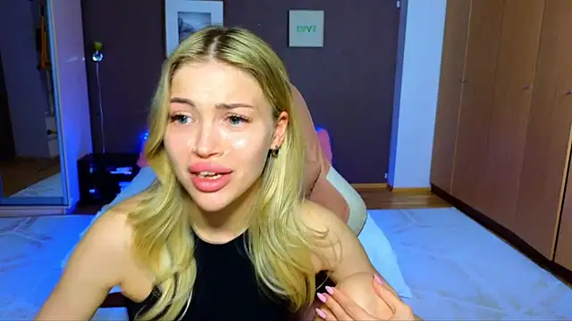 EmmyMills online show from 03.23.25