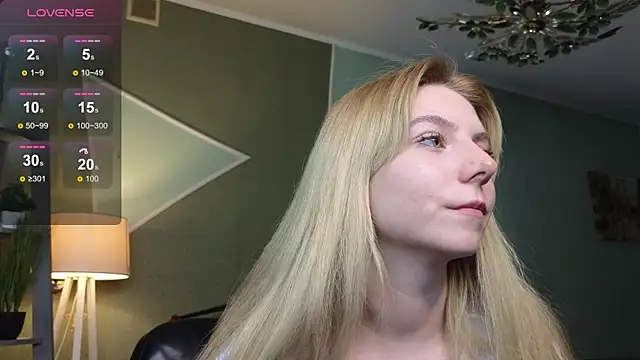 Snapshot of ever_anderson chatting on 02.07.25 ever anderson online show from 02.07.25
