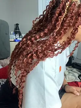 MaryAlbuquerque online show from 10.13.25