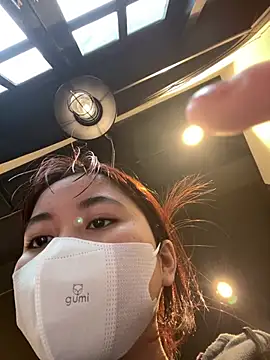 Snapshot of Lami_Mi chatting on 12.21.24 Lami Mi online show from 12.21.24