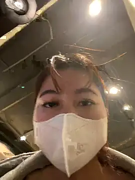 Snapshot of Lami_Mi chatting on 03.19.25 Lami Mi online show from 03.19.25