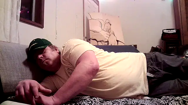 Snapshot of Mic_Oxinner chatting on 12.08.24 Mic Oxinner online show from 12.08.24