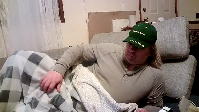 Snapshot of Mic_Oxinner chatting on 01.04.25 Mic Oxinner online show from 01.04.25