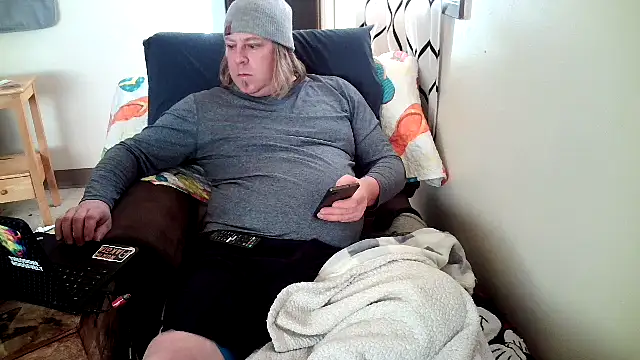 Snapshot of Mic_Oxinner chatting on 01.06.25 Mic Oxinner online show from 01.06.25