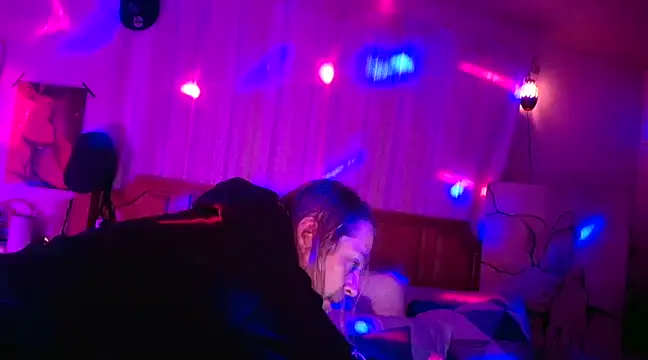 Snapshot of Mic_Oxinner chatting on 01.18.25 Mic Oxinner online show from 01.18.25