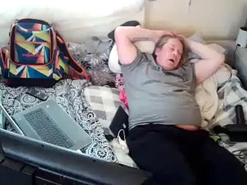 Snapshot of Mic_Oxinner chatting on 01.19.25 Mic Oxinner online show from 01.19.25