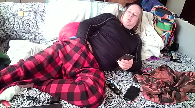 Snapshot of Mic_Oxinner chatting on 01.26.25 Mic Oxinner online show from 01.26.25