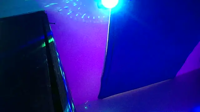 Snapshot of Mic_Oxinner chatting on 01.27.25 Mic Oxinner online show from 01.27.25