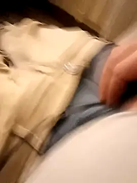 Snapshot of Mic_Oxinner chatting on 02.02.25 Mic Oxinner online show from 02.02.25