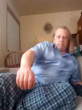 Snapshot of Mic_Oxinner chatting on 02.03.25 Mic Oxinner online show from 02.03.25