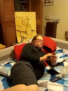 Snapshot of Mic_Oxinner chatting on 02.09.25 Mic Oxinner online show from 02.09.25