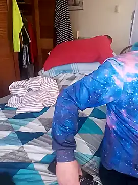 Snapshot of Mic_Oxinner chatting on 02.10.25 Mic Oxinner online show from 02.10.25