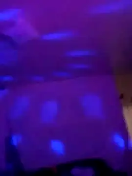 Snapshot of Mic_Oxinner chatting on 02.19.25 Mic Oxinner online show from 02.19.25