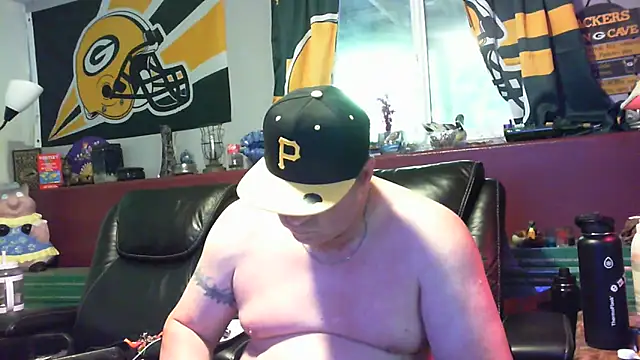 Snapshot of Mic_Oxinner chatting on 09.24.25 Mic Oxinner online show from 09.24.25