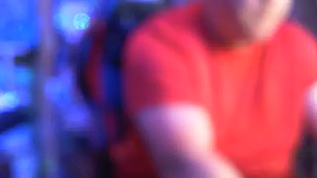 Snapshot of Mic_Oxinner chatting on 10.01.25 Mic Oxinner online show from 10.01.25