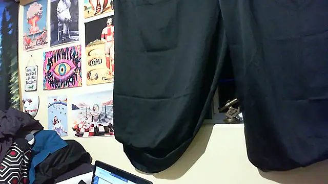 Snapshot of Mic_Oxinner chatting on 06.06.26 Mic Oxinner online show from 06.06.26