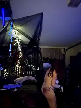 Snapshot of Avaivory chatting on 03.17.25 Avaivory online show from 03.17.25