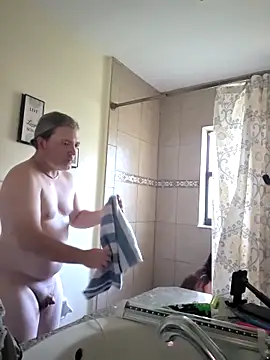 Snapshot of Avaivory chatting on 10.31.25 Avaivory online show from 10.31.25