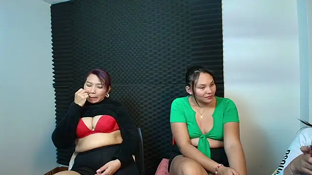 Snapshot of dannamomcerrat chatting on 12.03.24 dannamomcerrat online show from 12.03.24