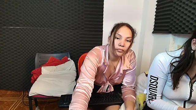 Snapshot of dannamomcerrat chatting on 12.10.24 dannamomcerrat online show from 12.10.24