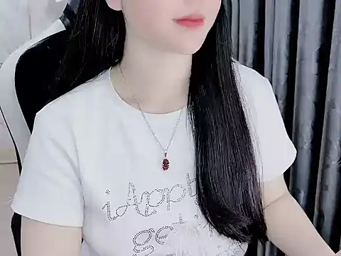 Snapshot of _Lygn__ chatting on 12.13.24 Lygn online show from 12.13.24